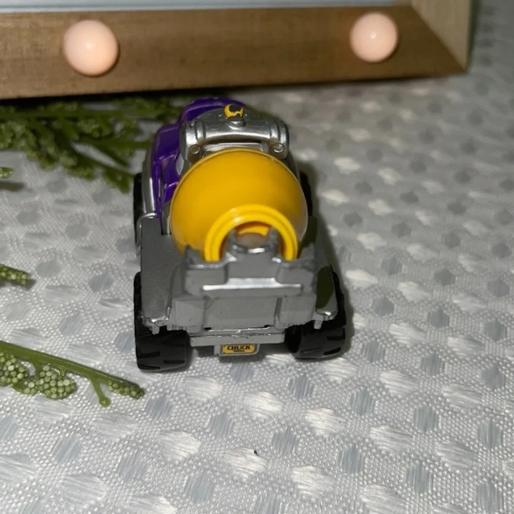 VINTAGE Maisto Hasbro Tonka Truck from the movie CARS yr. 2000.